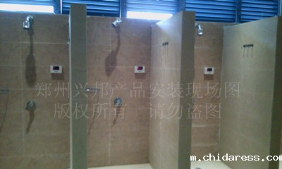 红外感应IC卡水控机在武汉市刘勇国际健身会安装现场